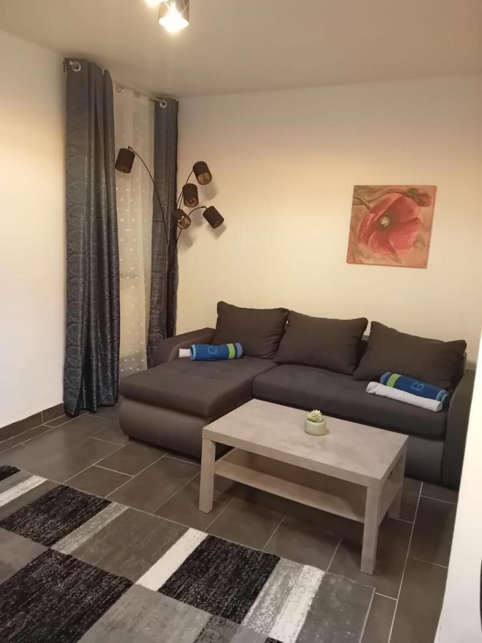 Klosterappartment Modling Eksteriør billede