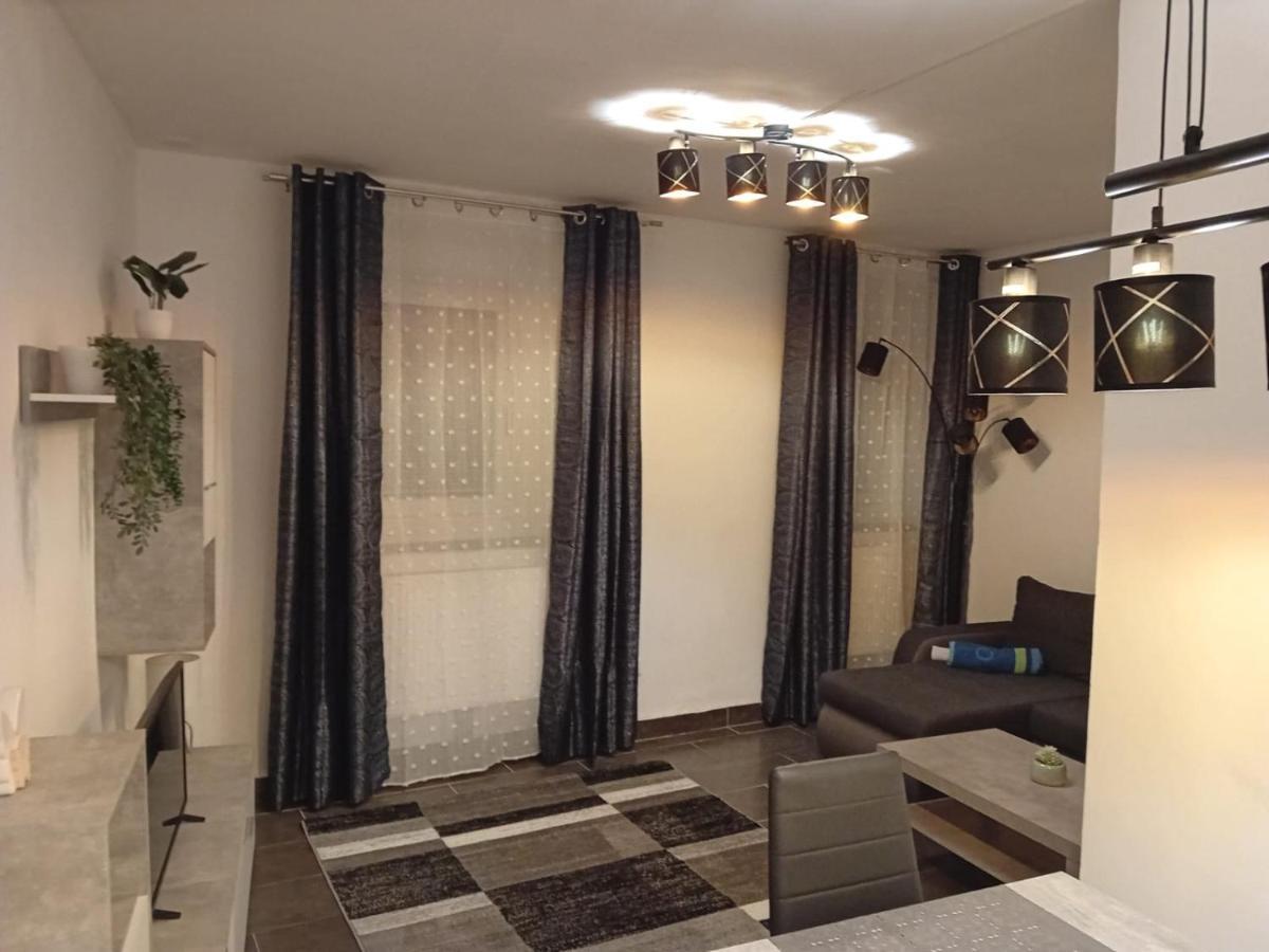 Klosterappartment Modling Eksteriør billede